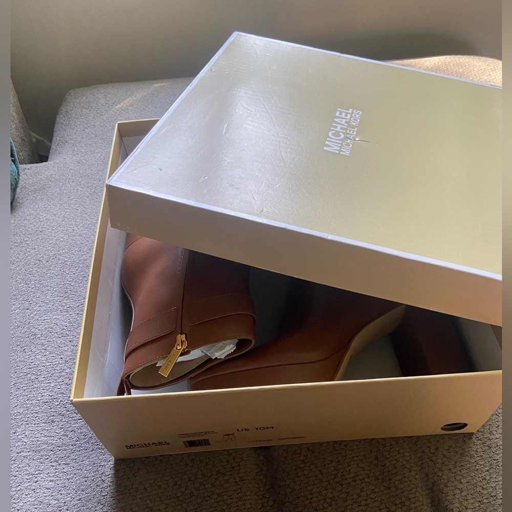 Michael Kors Women's Brown Leather Parker Platform Bootie Boots 4" Heel 10M New! - Picture 8 of 8